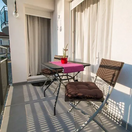 Sunny Point Apartment