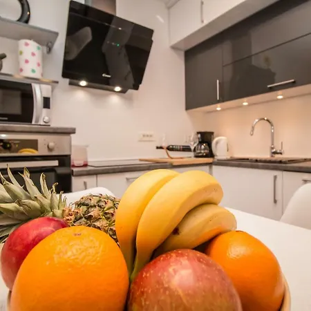 Sunny Point Apartment